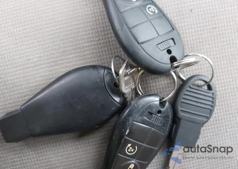 2013 Jeep Grand Cherokee Laredo z USA, uszkodzony, nr VIN 1C4RJEAG8DC610438